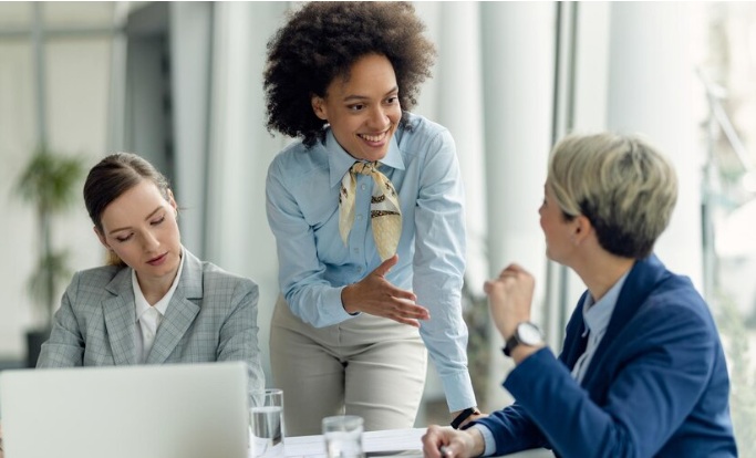 Mês da Mulher: como o marketing pessoal impulsiona a liderança feminina